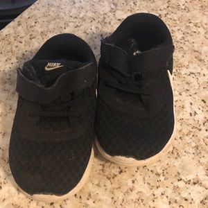 Toddler size 6 black nike